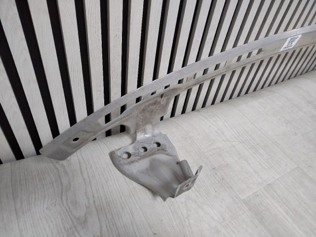 bontott TESLA Model Y Alsó Összekötő