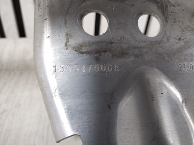 bontott TESLA Model Y Alsó Összekötő