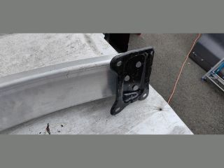 bontott TESLA Model Y Hátsó Lökhárító Merevítő (Fém)