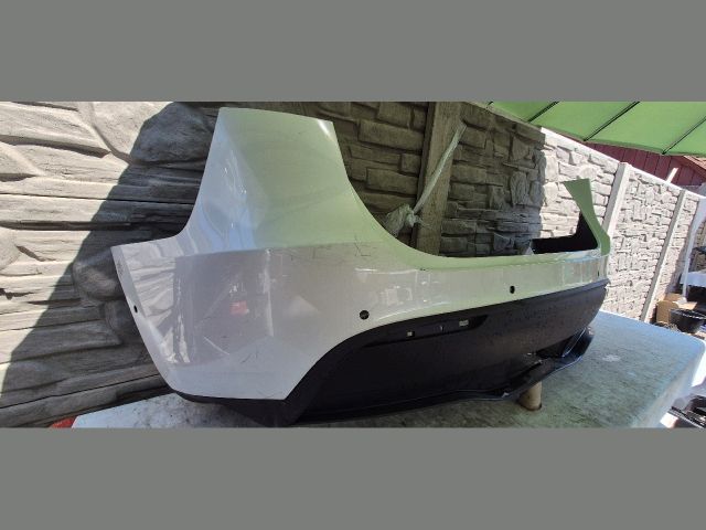 bontott TESLA Model Y Hátsó Lökhárító (Üresen)