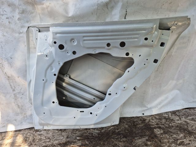 bontott TESLA Model Y Jobb hátsó Ajtó (Üres lemez)