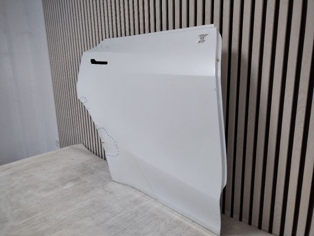 bontott TESLA Model Y Jobb hátsó Ajtó (Üres lemez)