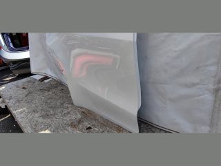 bontott TESLA Model Y Jobb hátsó Ajtó (Üres lemez)