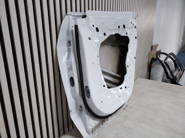 bontott TESLA Model Y Jobb hátsó Ajtó (Üres lemez)