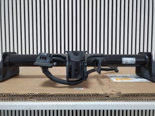 bontott TESLA Model Y Vonóhorog