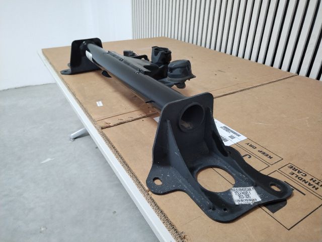 bontott TESLA Model Y Vonóhorog