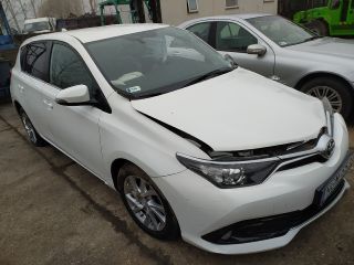 bontott TOYOTA AURIS Motor (Fűzött blokk hengerfejjel)