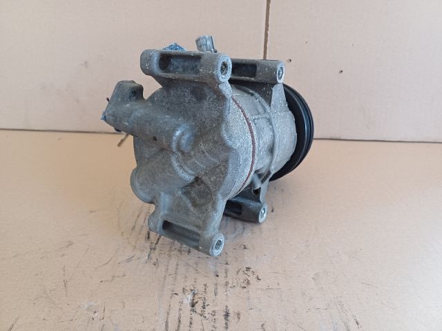 bontott TOYOTA AURIS Klímakompresszor