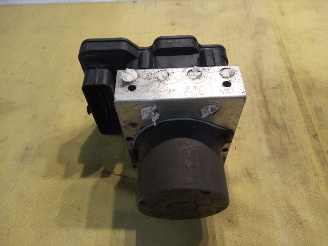 bontott TOYOTA AURIS ABS Kocka