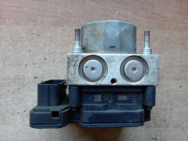 bontott TOYOTA AURIS ABS Kocka