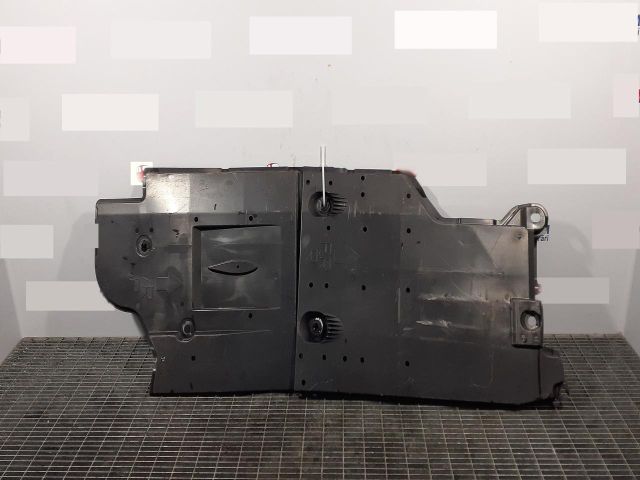 bontott TOYOTA AURIS Alsó Motorburkolat