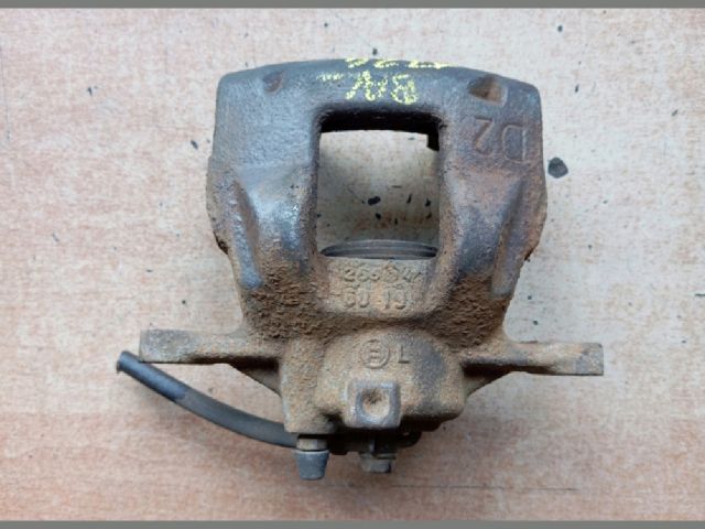 bontott TOYOTA AURIS Bal első Féknyereg Munkahengerrel