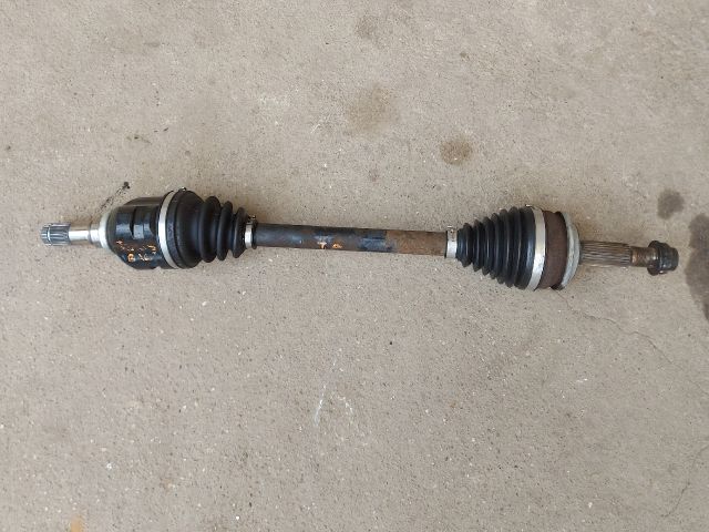 bontott TOYOTA AURIS Bal Féltengely