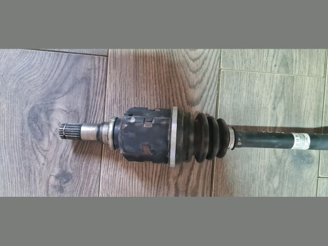 bontott TOYOTA AURIS Bal Féltengely