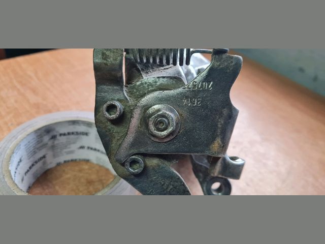 bontott TOYOTA AURIS Bal hátsó Féknyereg Munkahengerrel