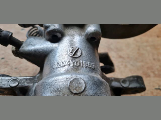 bontott TOYOTA AURIS Bal hátsó Féknyereg Munkahengerrel