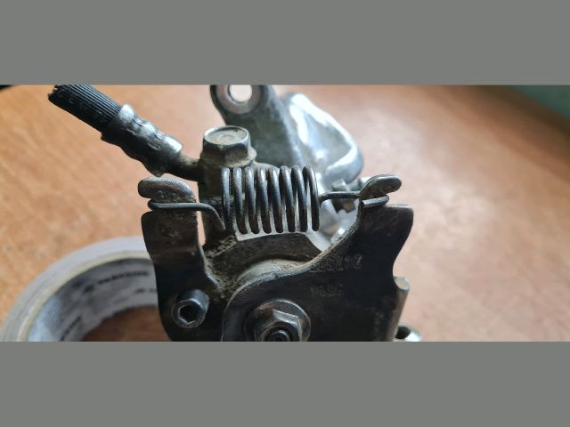 bontott TOYOTA AURIS Bal hátsó Féknyereg Munkahengerrel