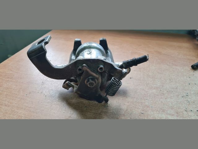 bontott TOYOTA AURIS Bal hátsó Féknyereg Munkahengerrel