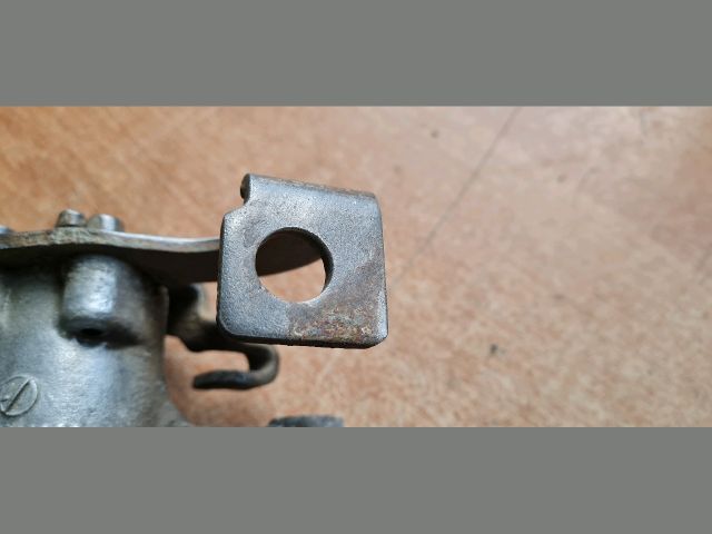 bontott TOYOTA AURIS Bal hátsó Féknyereg Munkahengerrel