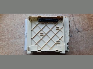 bontott TOYOTA AURIS Biztosítéktábla Motortér