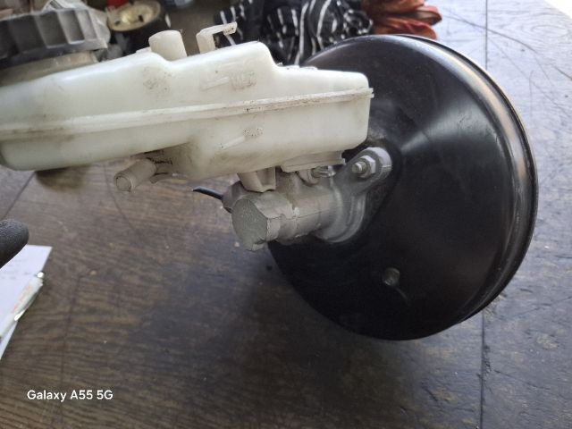 bontott TOYOTA AURIS Fékrásegítő