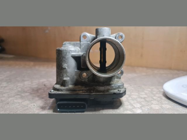 bontott TOYOTA AURIS Fojtószelep (Elektromos)