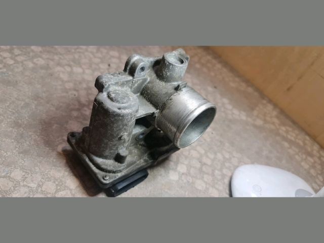 bontott TOYOTA AURIS Fojtószelep (Elektromos)