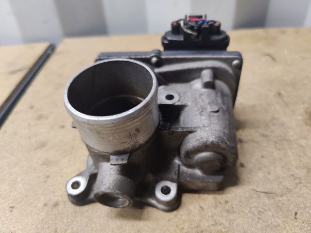 bontott TOYOTA AURIS Fojtószelep (Elektromos)