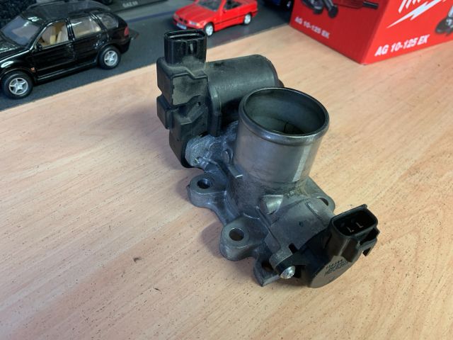 bontott TOYOTA AURIS Fojtószelep (Elektromos)