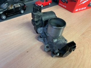 bontott TOYOTA AURIS Fojtószelep (Elektromos)