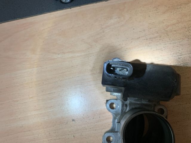 bontott TOYOTA AURIS Fojtószelep (Elektromos)