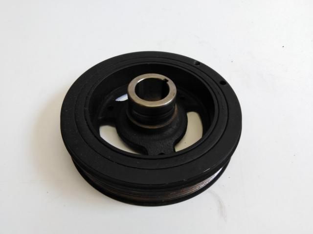 bontott TOYOTA AURIS Főtengely Szíjtárcsa