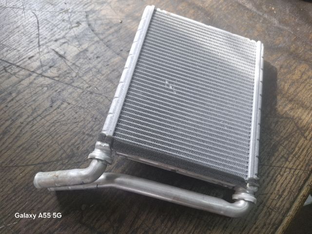 bontott TOYOTA AURIS Fűtőradiátor