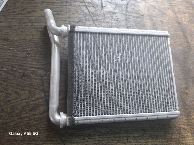 bontott TOYOTA AURIS Fűtőradiátor