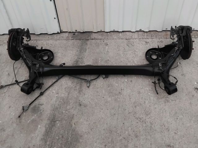 bontott TOYOTA AURIS Hátsó Híd (Tárcsafékes)