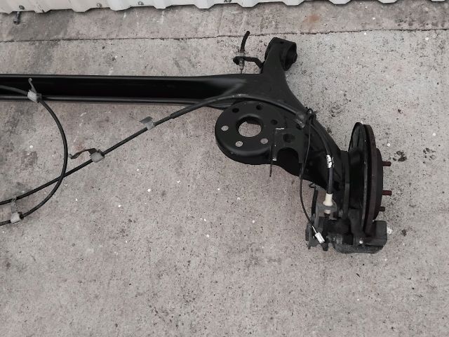 bontott TOYOTA AURIS Hátsó Híd (Tárcsafékes)