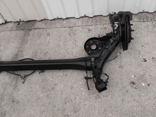 bontott TOYOTA AURIS Hátsó Híd (Tárcsafékes)