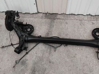 bontott TOYOTA AURIS Hátsó Híd (Tárcsafékes)