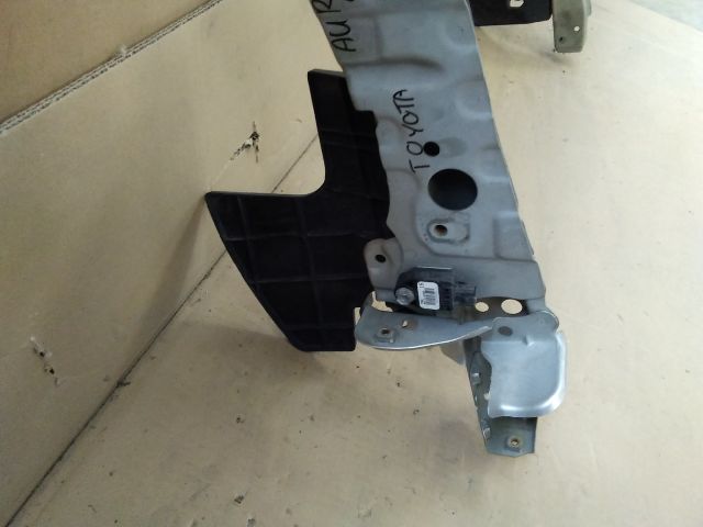 bontott TOYOTA AURIS Homlokfal (Üres lemez)