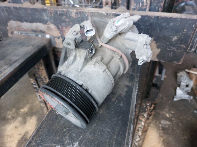 bontott TOYOTA AURIS Klímakompresszor