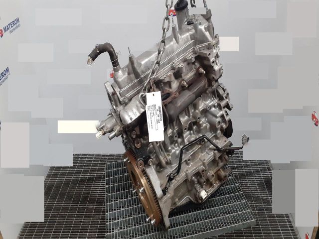 bontott TOYOTA AURIS Motor (Fűzött blokk hengerfejjel)