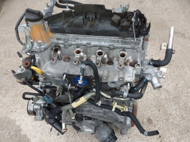 bontott TOYOTA AURIS Motor (Fűzött blokk hengerfejjel)