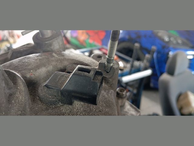 bontott TOYOTA AURIS Motor (Fűzött blokk hengerfejjel)