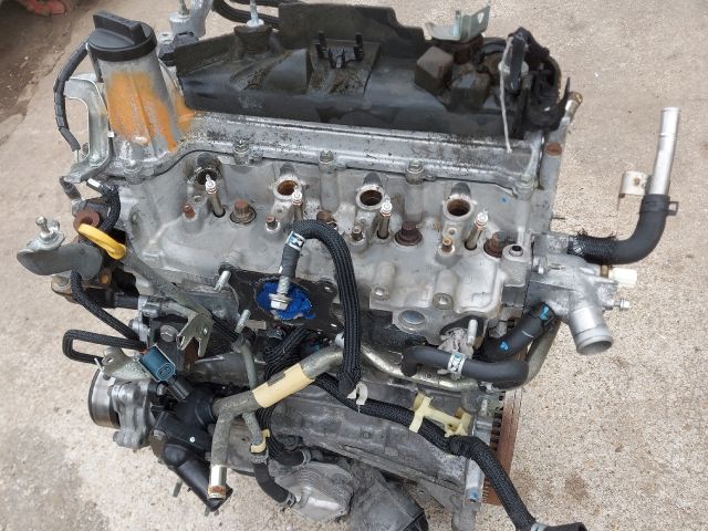 bontott TOYOTA AURIS Motor (Fűzött blokk hengerfejjel)