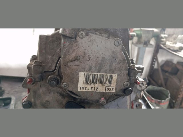 bontott TOYOTA AURIS Motor (Fűzött blokk hengerfejjel)