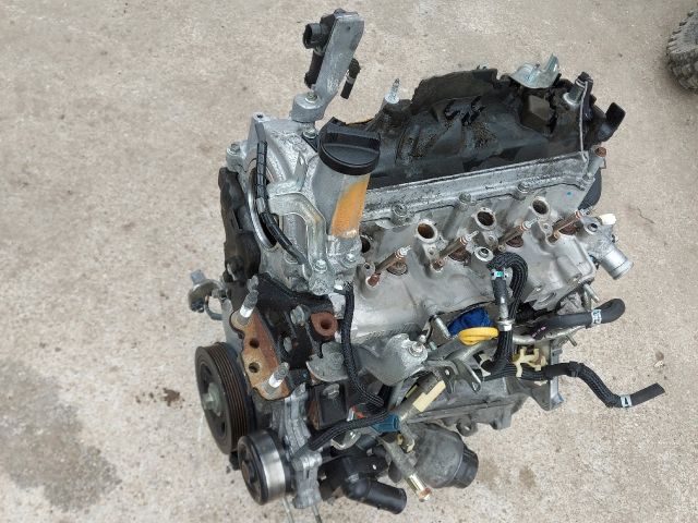 bontott TOYOTA AURIS Motor (Fűzött blokk hengerfejjel)