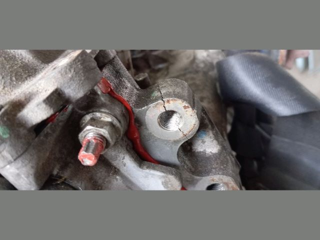 bontott TOYOTA AURIS Motor (Fűzött blokk hengerfejjel)