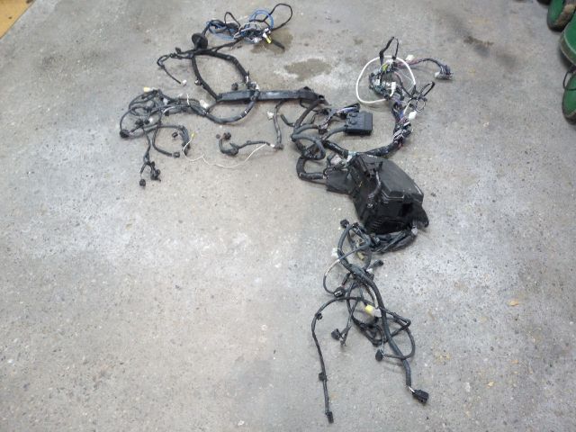 bontott TOYOTA AURIS Motortér Kábelköteg