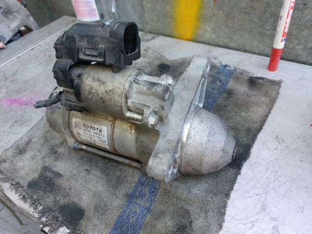 bontott TOYOTA AURIS Önindító