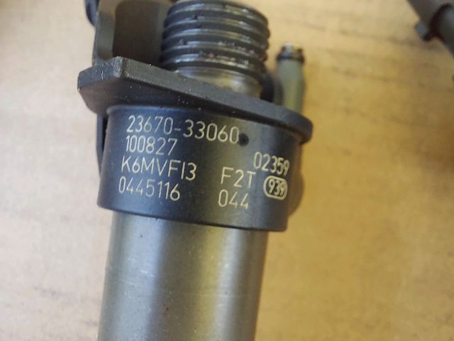 bontott TOYOTA AURIS Porlasztó Sor / Híd